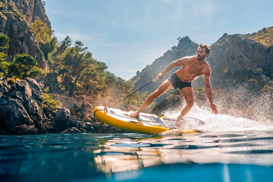 Special polyurethanes from Wevo ensure that the batteries fitted in Lampuga’s electric surfboards operate safely and reliably over their entire lifespan.